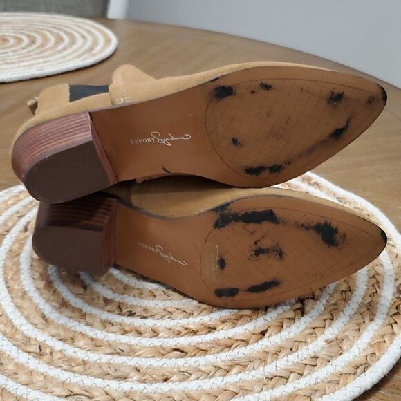 REPORT SIGNATURE IGGBY CHELSEA ANKLE BOOT IN Tan Suede Leather,  Size 7.5 - Picture 8 of 10